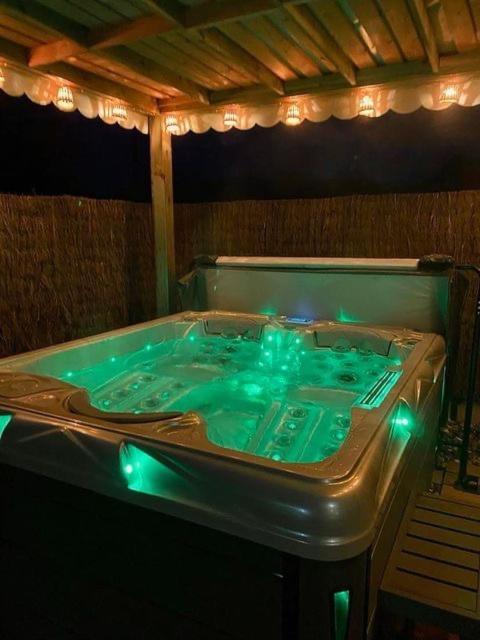Gite Du Vieux Saule 1 Gite Avec Spa Privatif Pour 2 Personnes 1 Suite Familiale Sans Spa Vieil-Hesdin Ngoại thất bức ảnh